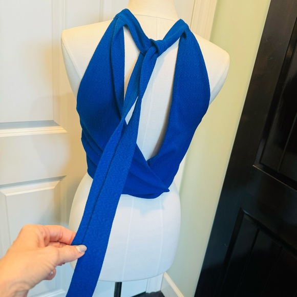 Gorgeous brilliant blue halter with tie around neck - Picture 15 of 15